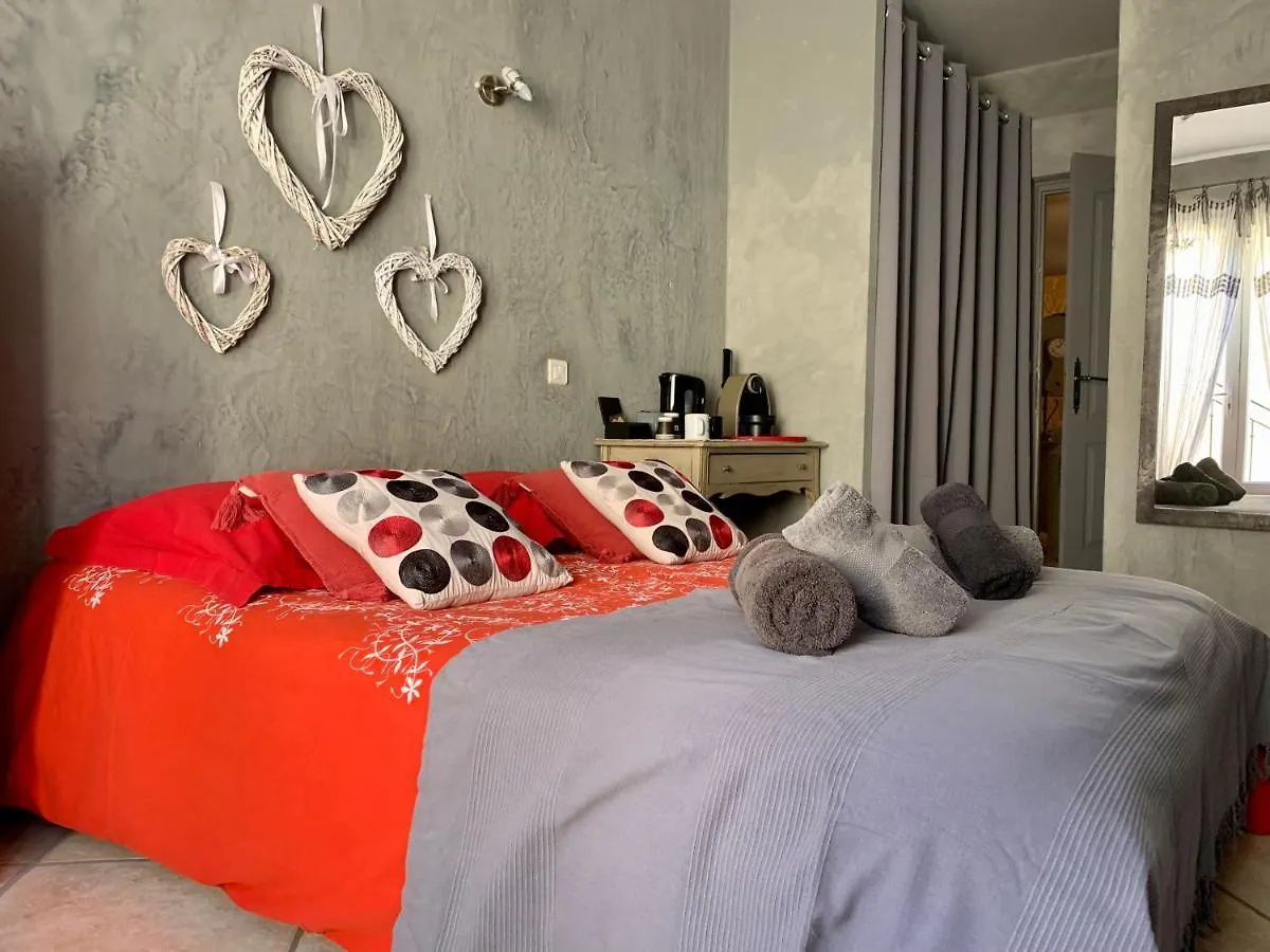 Couette-café Villa Fiora Chambre Martigues France